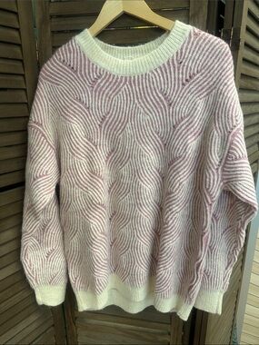 Bluivy Cream & Light Pink Wave-Pattern Crewneck Sweater